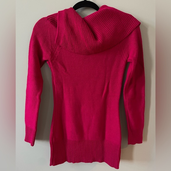 Size Small G by GUESS Pink asymmetrical cowl neck sweater - Picture 3 of 6